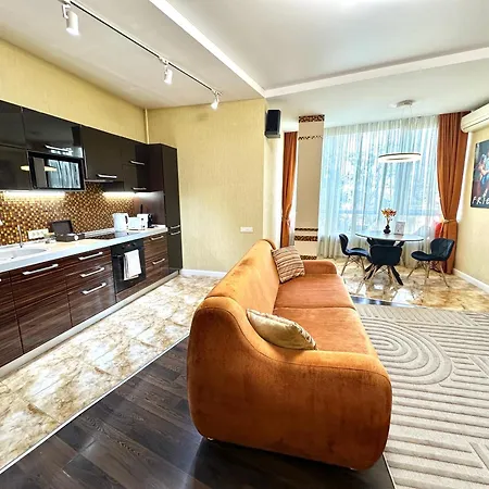 Apartment Chalenko In The Center Odesa